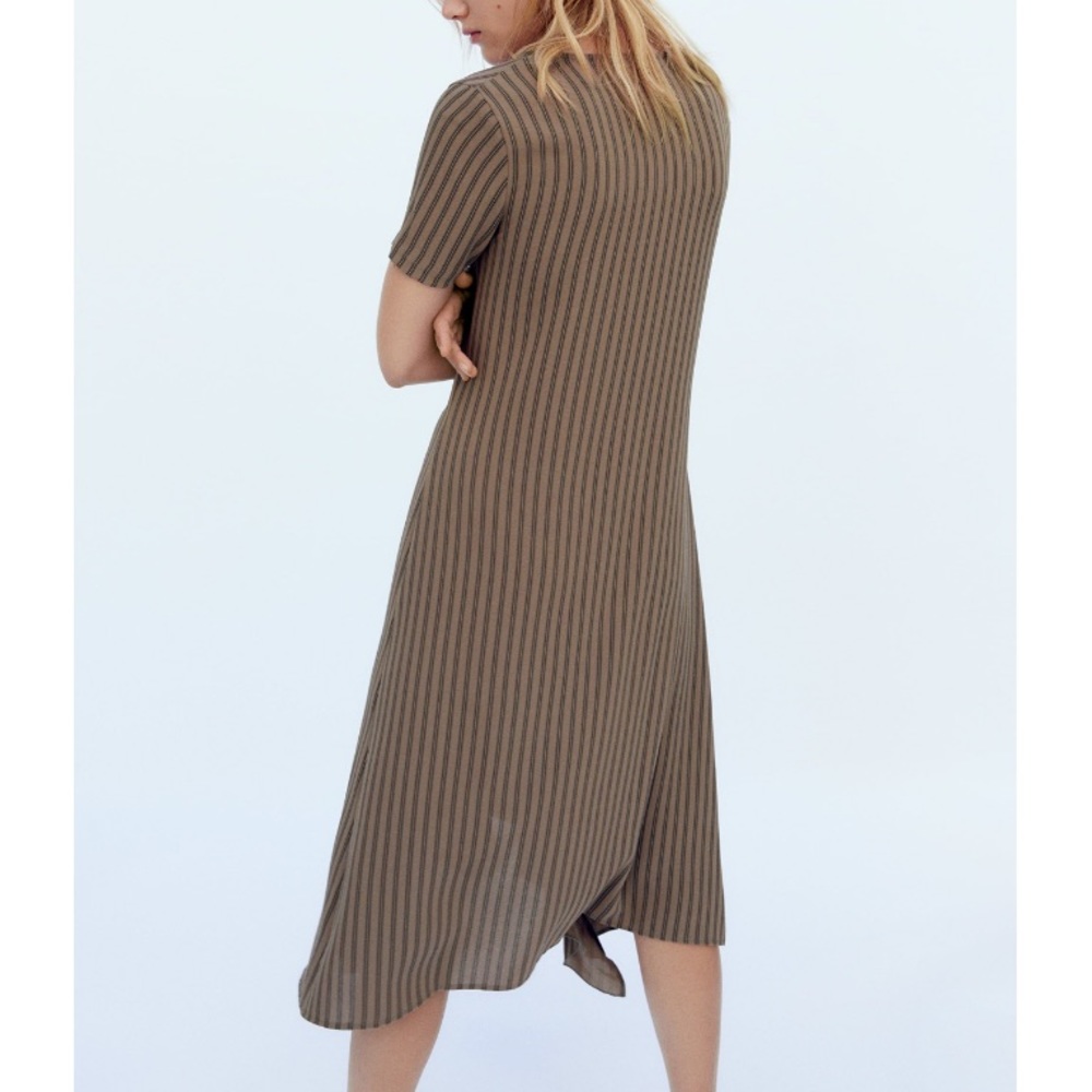 ⭐️ NWT Zara Ruffled Ruched Dress ⭐️ - Picture 2 of 7